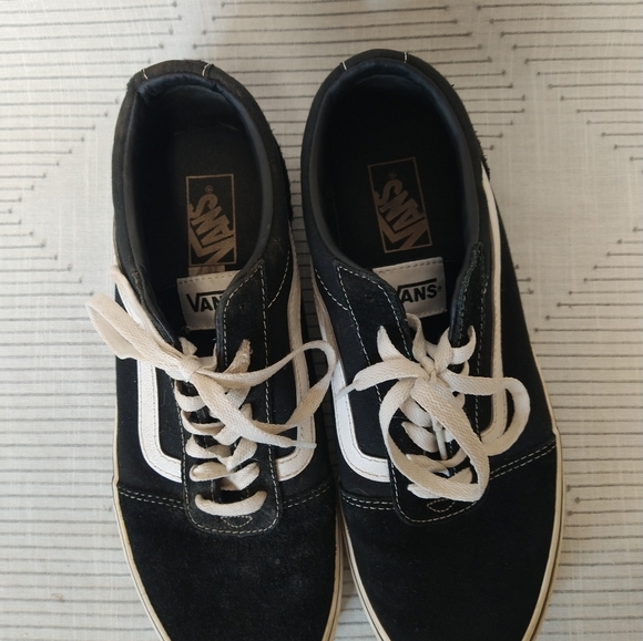 Men's Vans size 11 - Picture 2 of 7